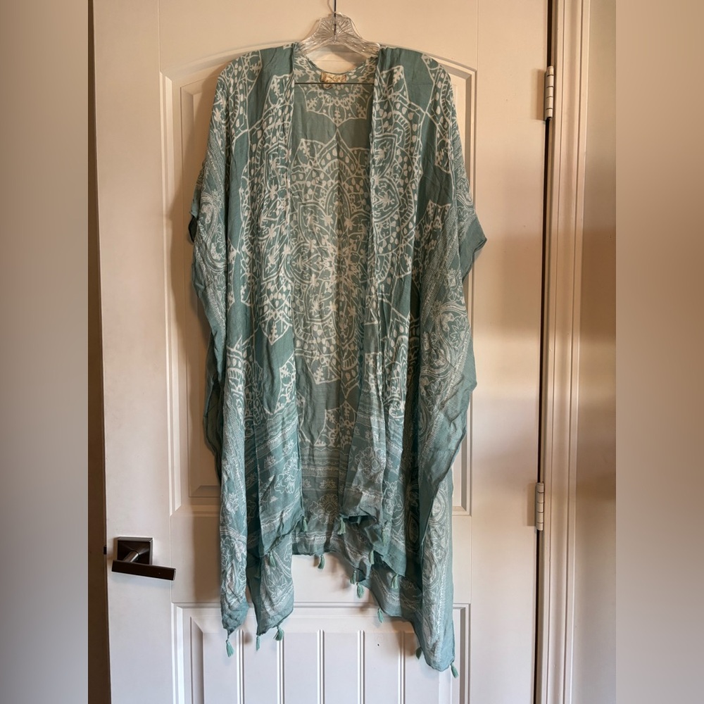 Altar'd State Teal and White Boho Chic Kimono
